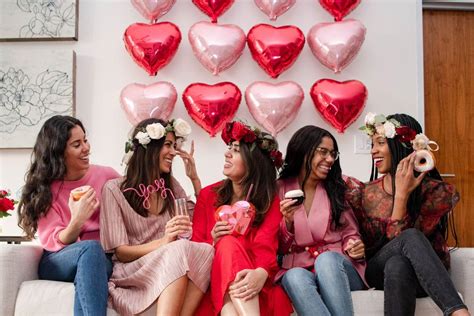 Celebrating Our Galentines & Bromances (For the Friend Group)